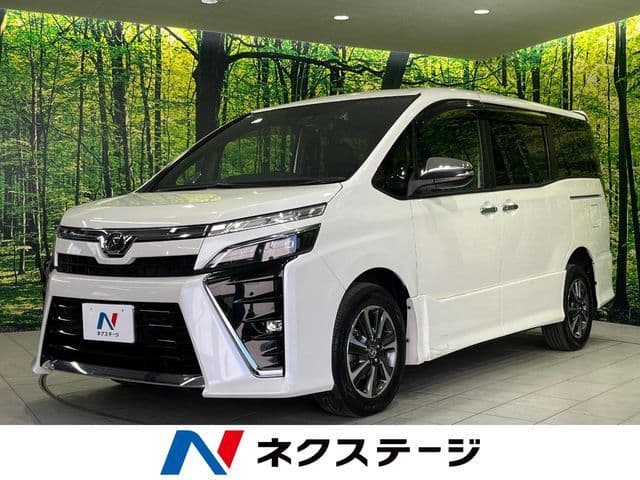 TOYOTA VOXY 4WD