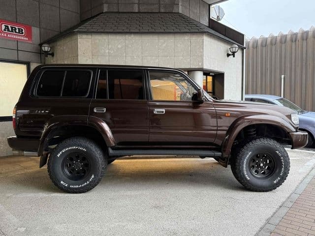 Car thumbnail 3