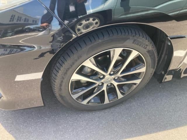 Car thumbnail 3