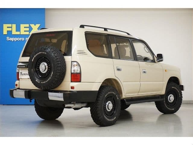 Car thumbnail 3