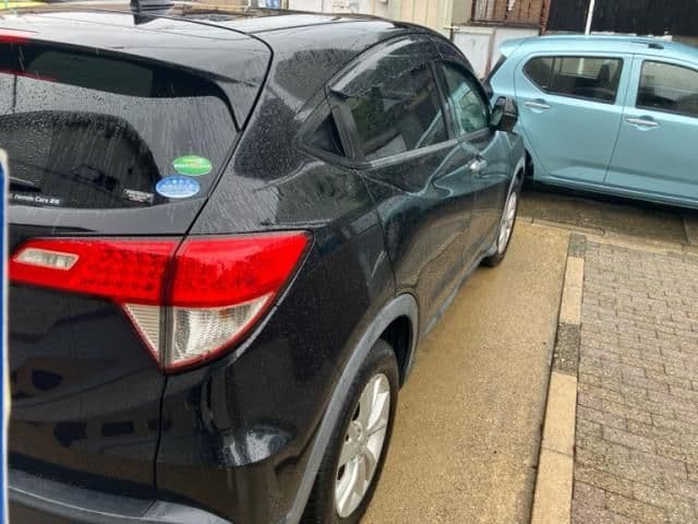 Car thumbnail 3
