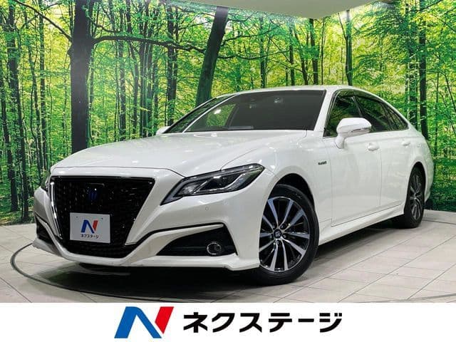 TOYOTA CROWN sedan hybrid