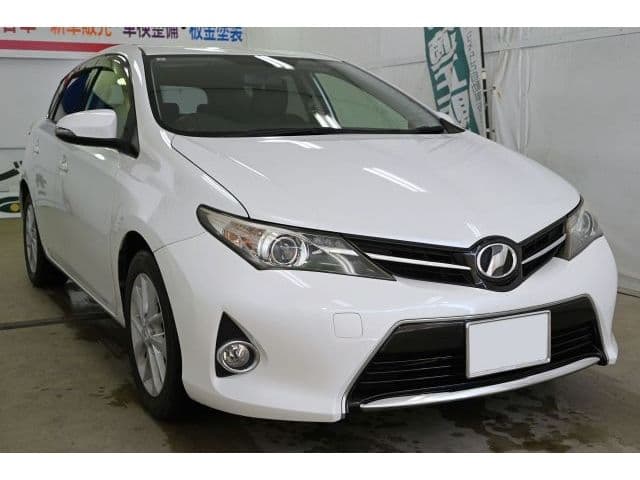 TOYOTA AURIS