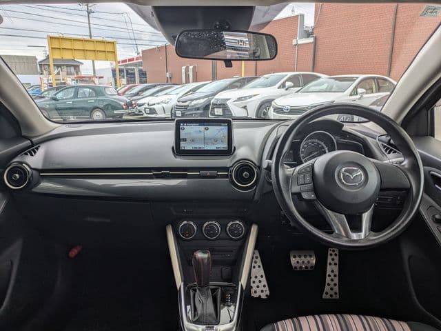 Car thumbnail 3