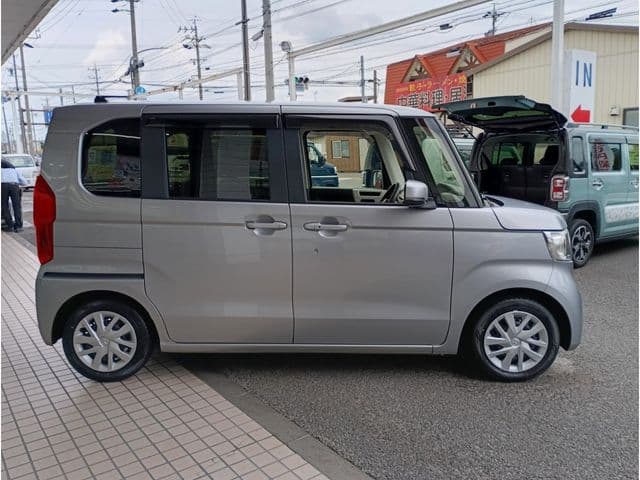 Car thumbnail 4