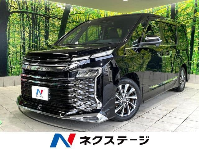 TOYOTA VOXY HYBRID