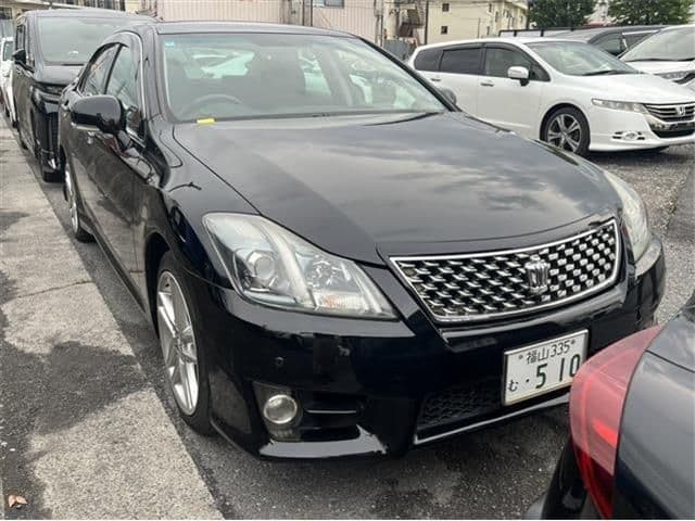 TOYOTA CROWN sedan