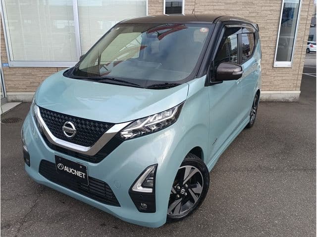 NISSAN