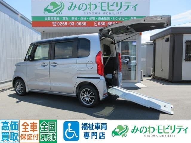 HONDA N BOX 4WD