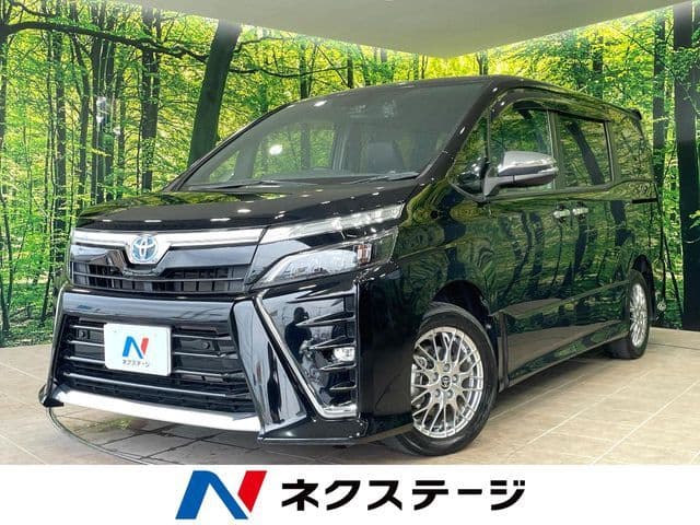 TOYOTA VOXY HYBRID