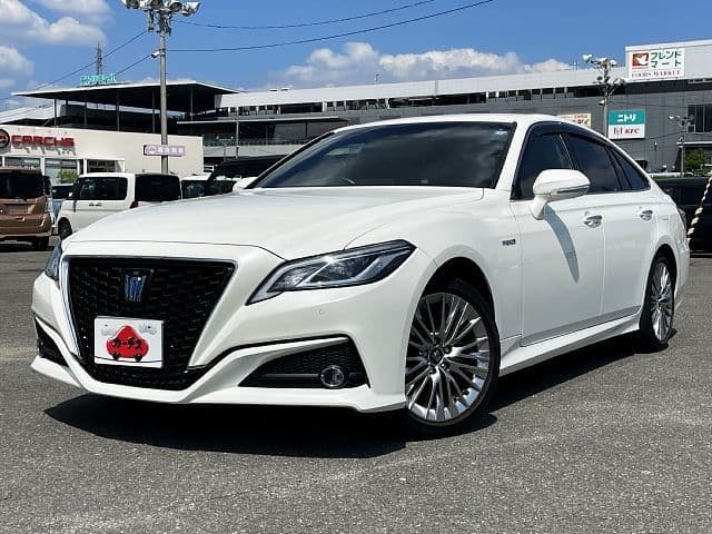 TOYOTA CROWN sedan hybrid