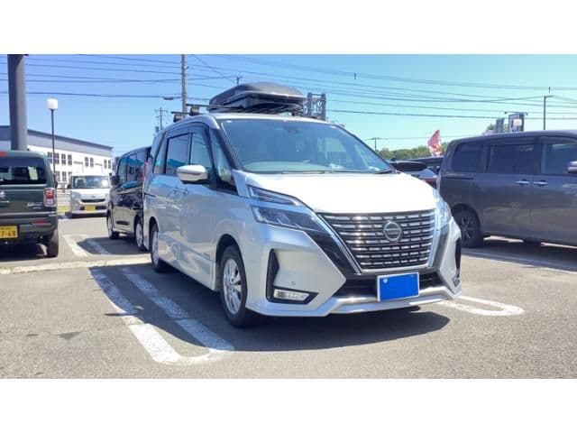 NISSAN SERENA  S-HYBRID 4WD