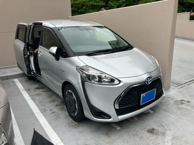 Car image 1