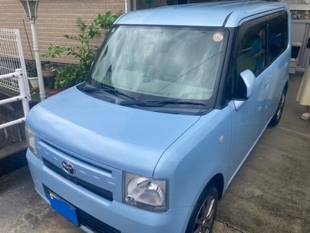TOYOTA PIXIS SPACE