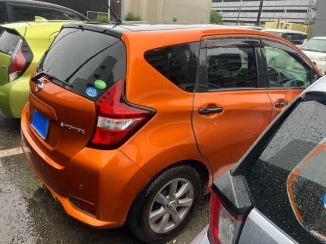 Car thumbnail 4
