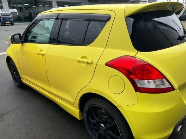 Car thumbnail 4