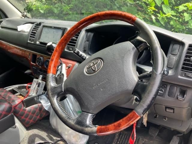 Car thumbnail 3