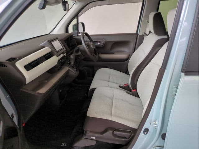 Car thumbnail 4