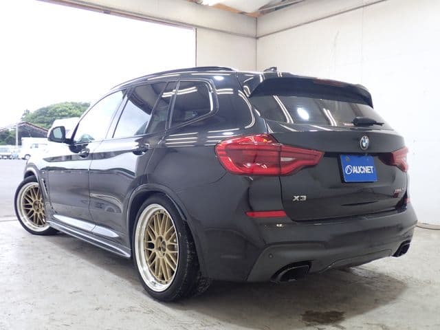 Car thumbnail 3