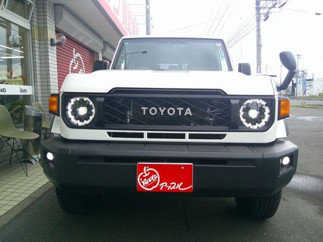 Car thumbnail 4
