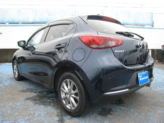 Car thumbnail 3