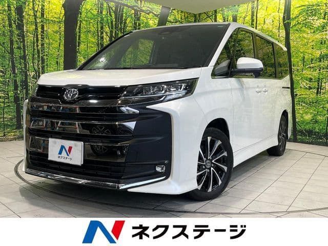 TOYOTA NOAH