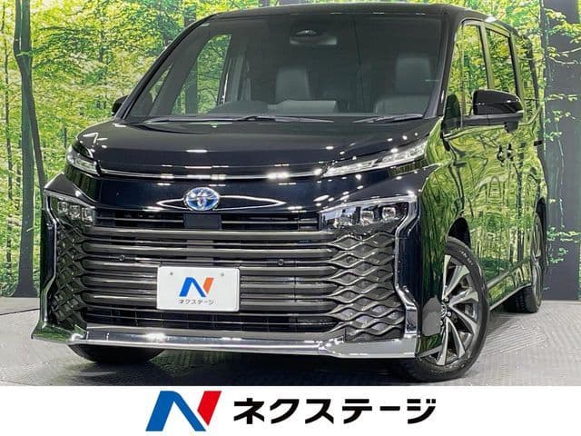 TOYOTA VOXY HYBRID