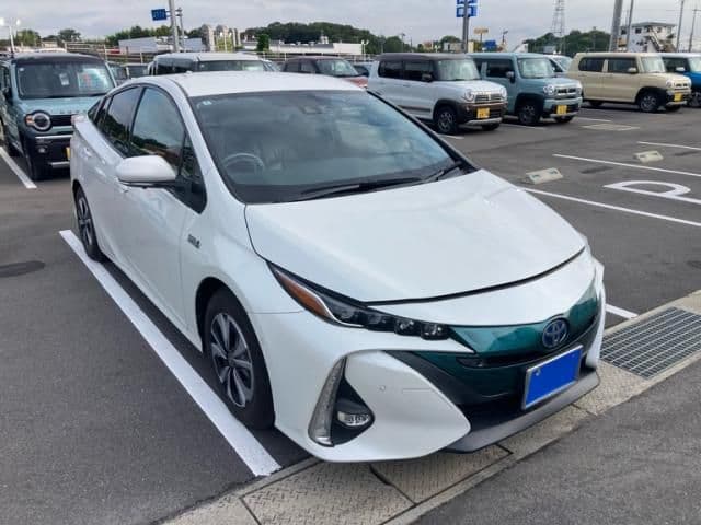 TOYOTA PRIUS PHV