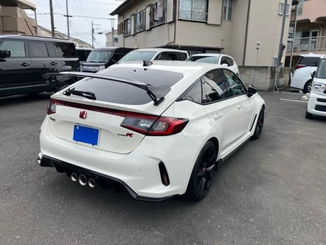 Car thumbnail 3