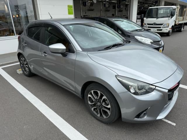 Car thumbnail 3