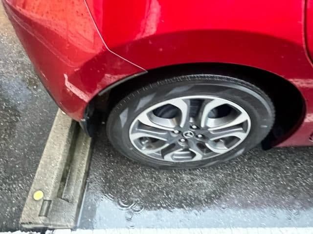 Car thumbnail 3