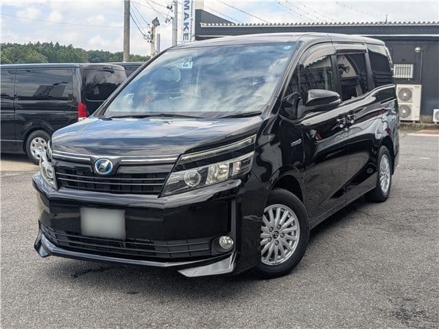 TOYOTA VOXY HYBRID