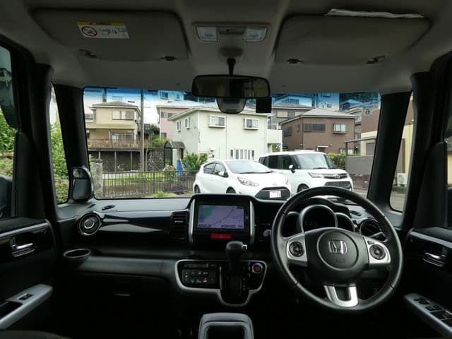 Car thumbnail 3
