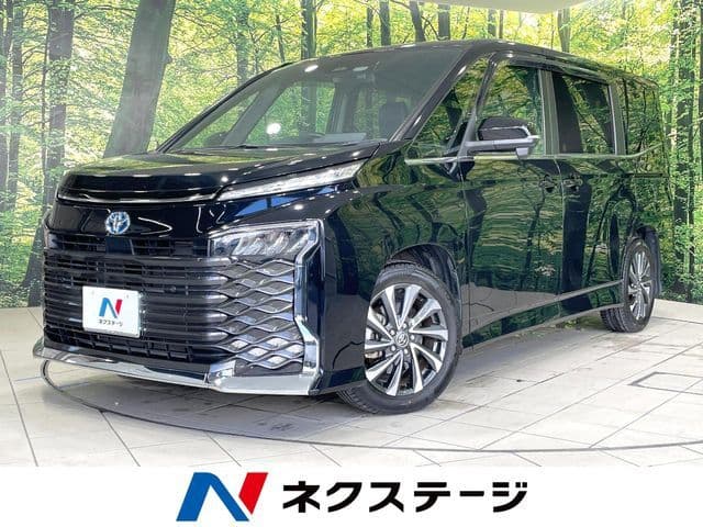 TOYOTA VOXY HYBRID