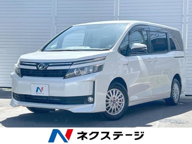 TOYOTA VOXY HYBRID
