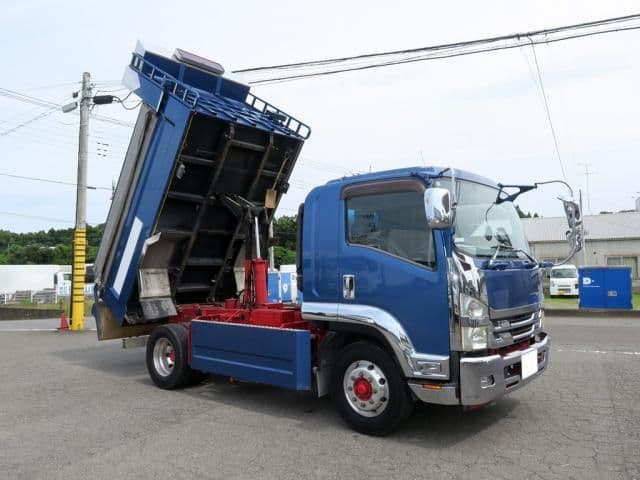 ISUZU