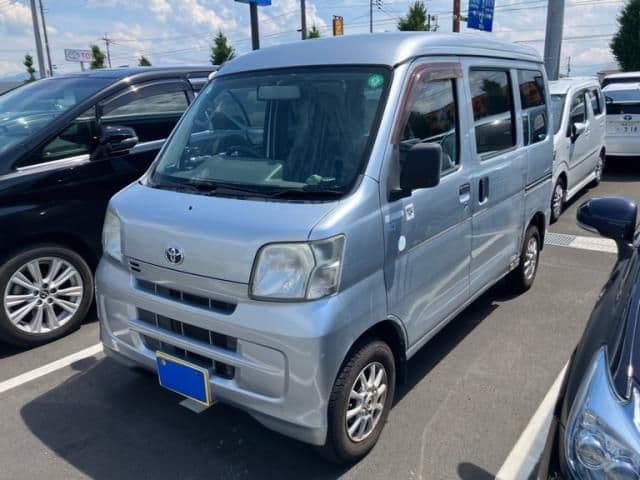 TOYOTA PIXIS van 4WD