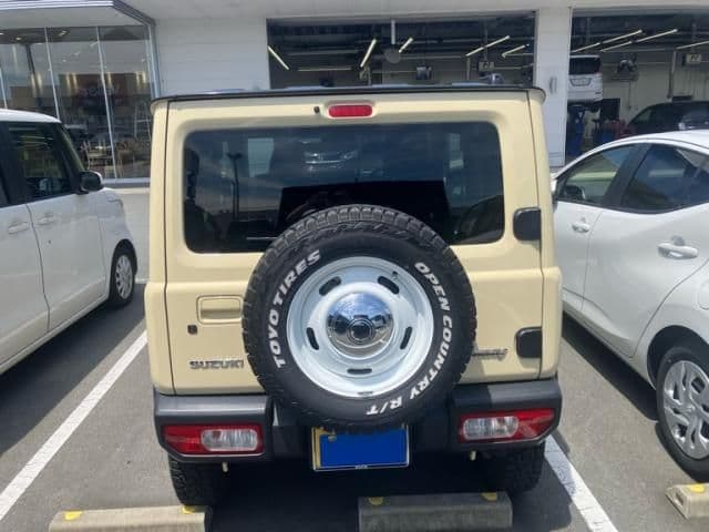 Car thumbnail 2