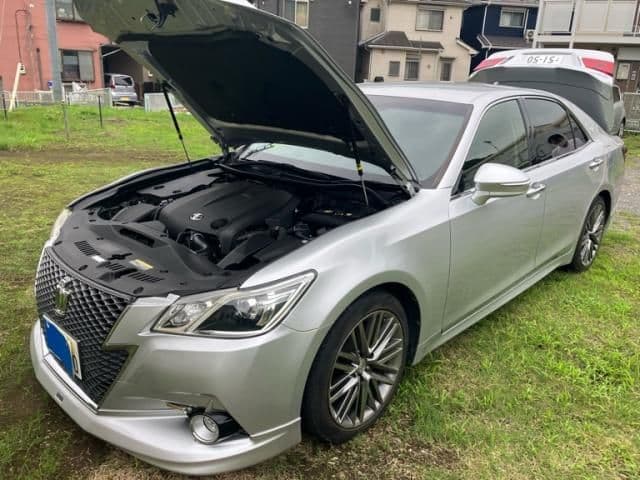 TOYOTA CROWN sedan
