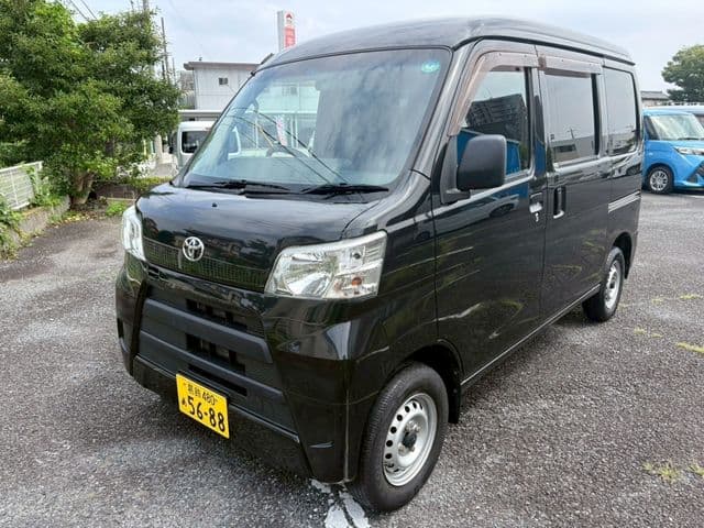 TOYOTA PIXIS van