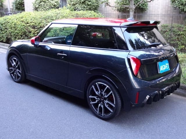 Car thumbnail 3