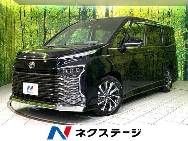 TOYOTA VOXY HYBRID