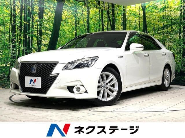 TOYOTA CROWN sedan hybrid