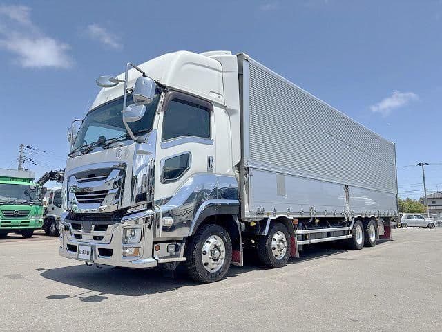 ISUZU GIGA