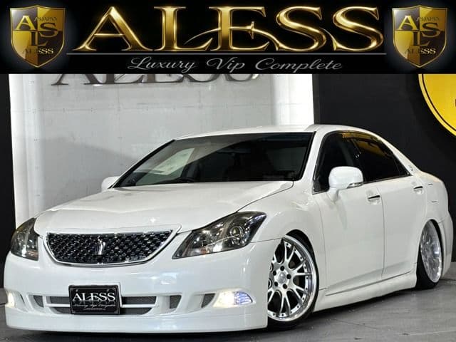 TOYOTA CROWN sedan