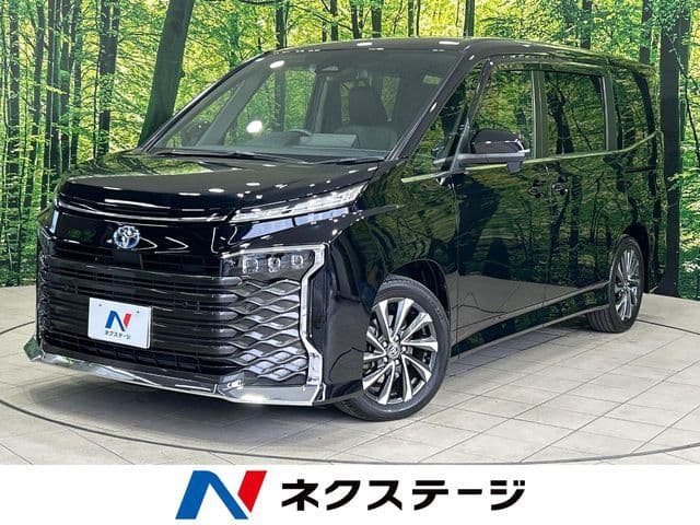 TOYOTA VOXY HYBRID