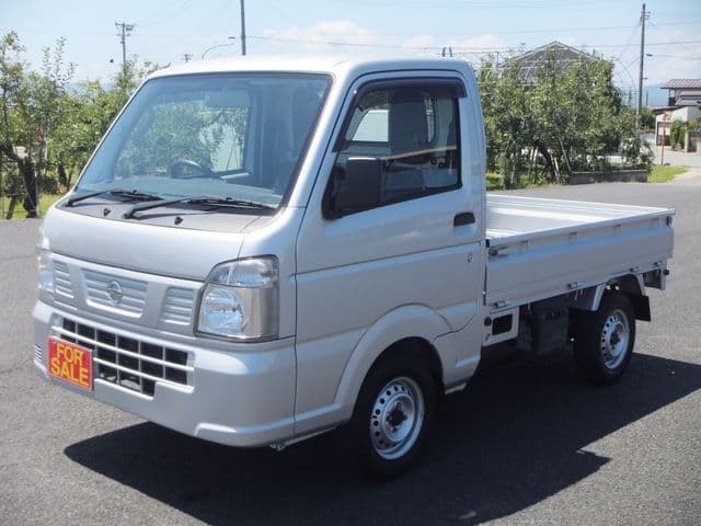 NISSAN NT100 CLIPPER 4WD