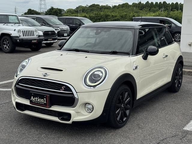 Car image 1