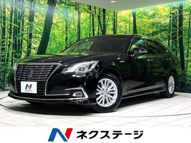 TOYOTA CROWN sedan hybrid