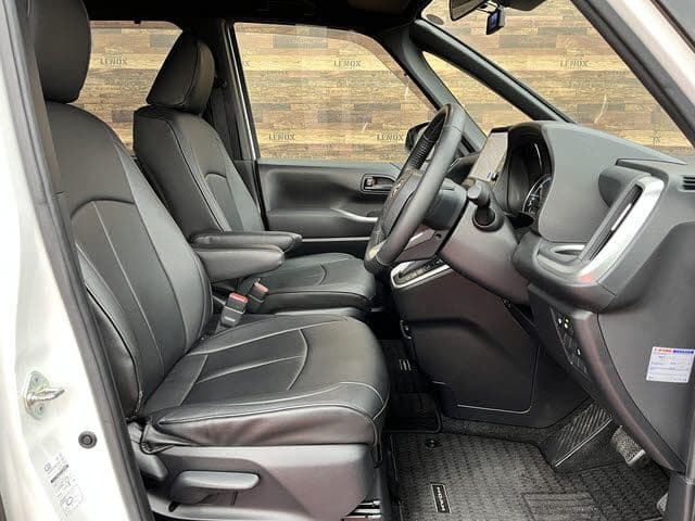 Car thumbnail 4
